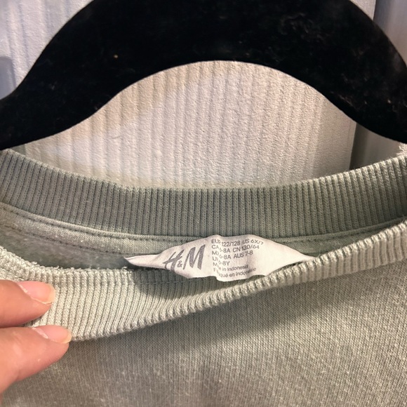 ‼️ SOLD ‼️ H&M sweater - Picture 2 of 2